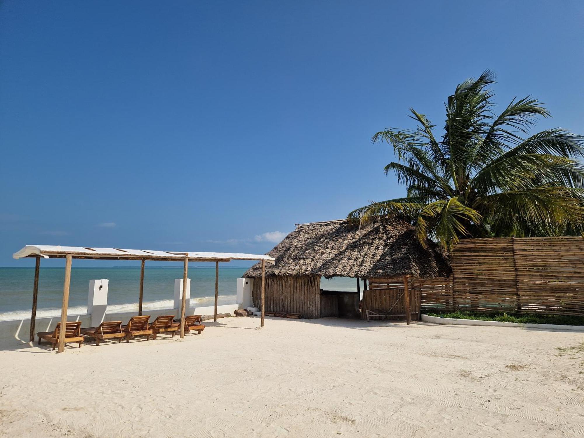 Dikoni Uroa Zanzibar Vera Beach Hotel By Moonshine חדר תמונה